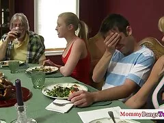 甘えの女性と男性 女子 高生 の アダルト ビデオ